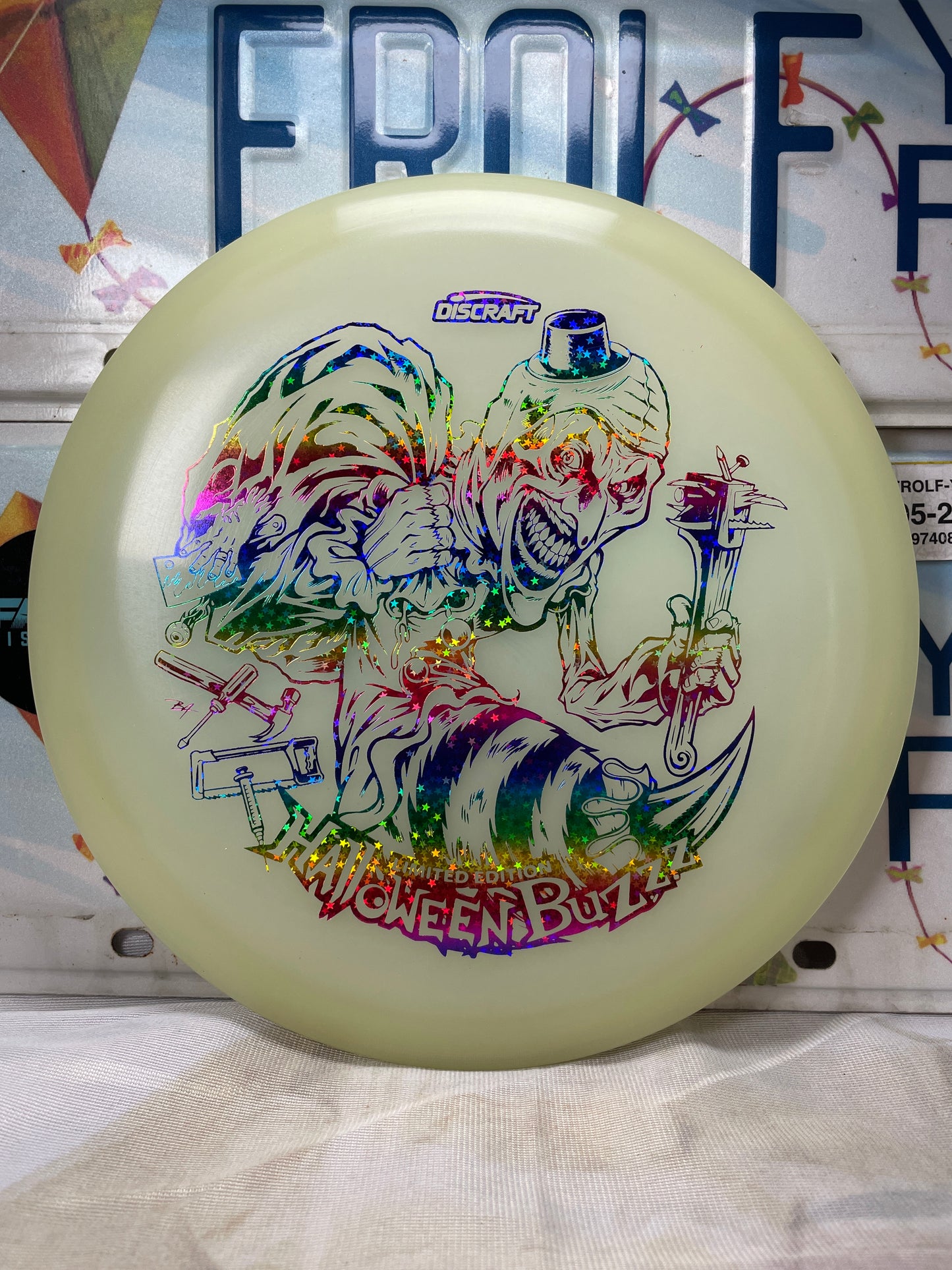 Discraft Buzzz Mega Glo Halloween 2025 Limited Edition Glow 179g #2 Midrange