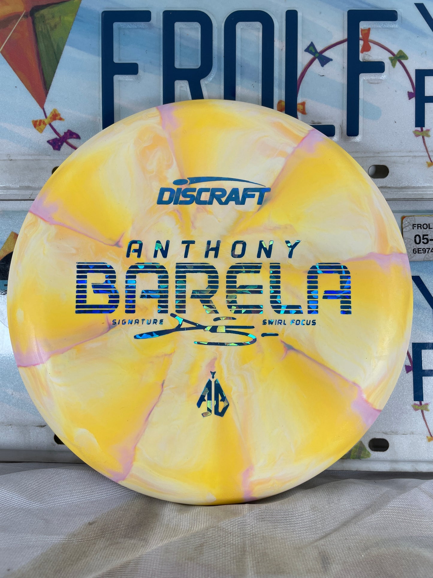 Discraft Focus CT Swirl Yellow 173g Putter