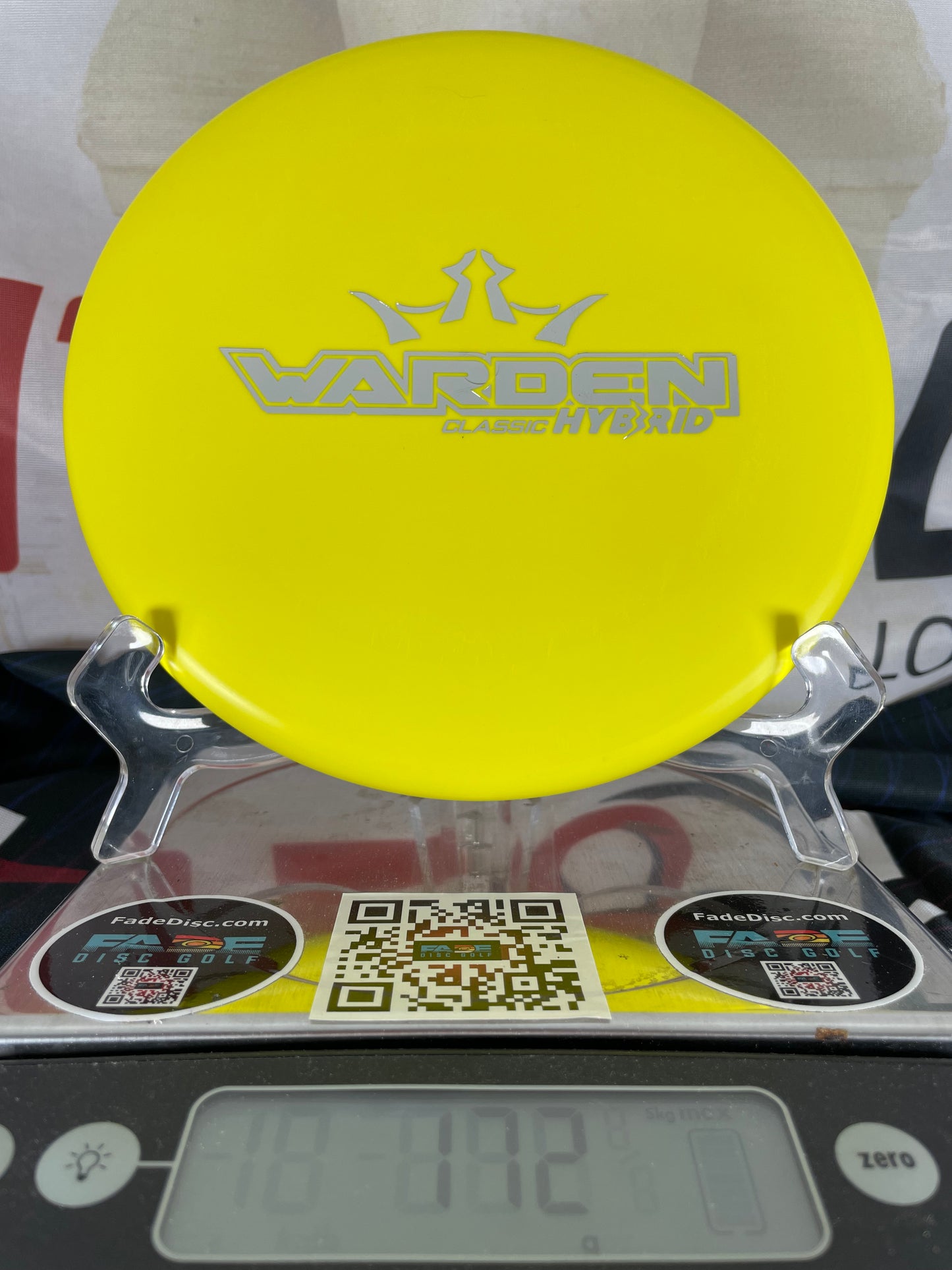 Dynamic Discs Warden Classic Hybrid 172g Yellow w/ Silver Foil Putter