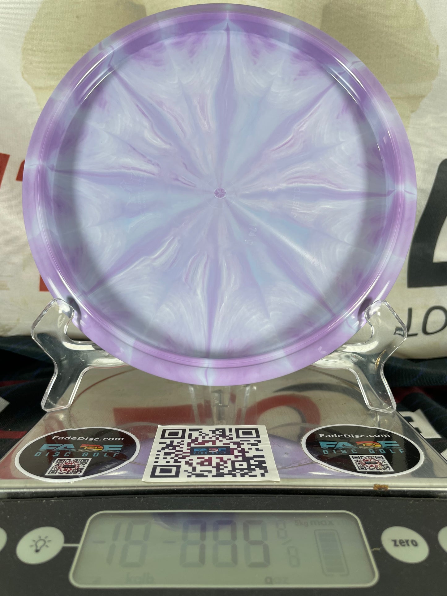 Dynamic Discs Justice Fuzion Burst 175g Purple Swirl w/ Purple Foil Midrange