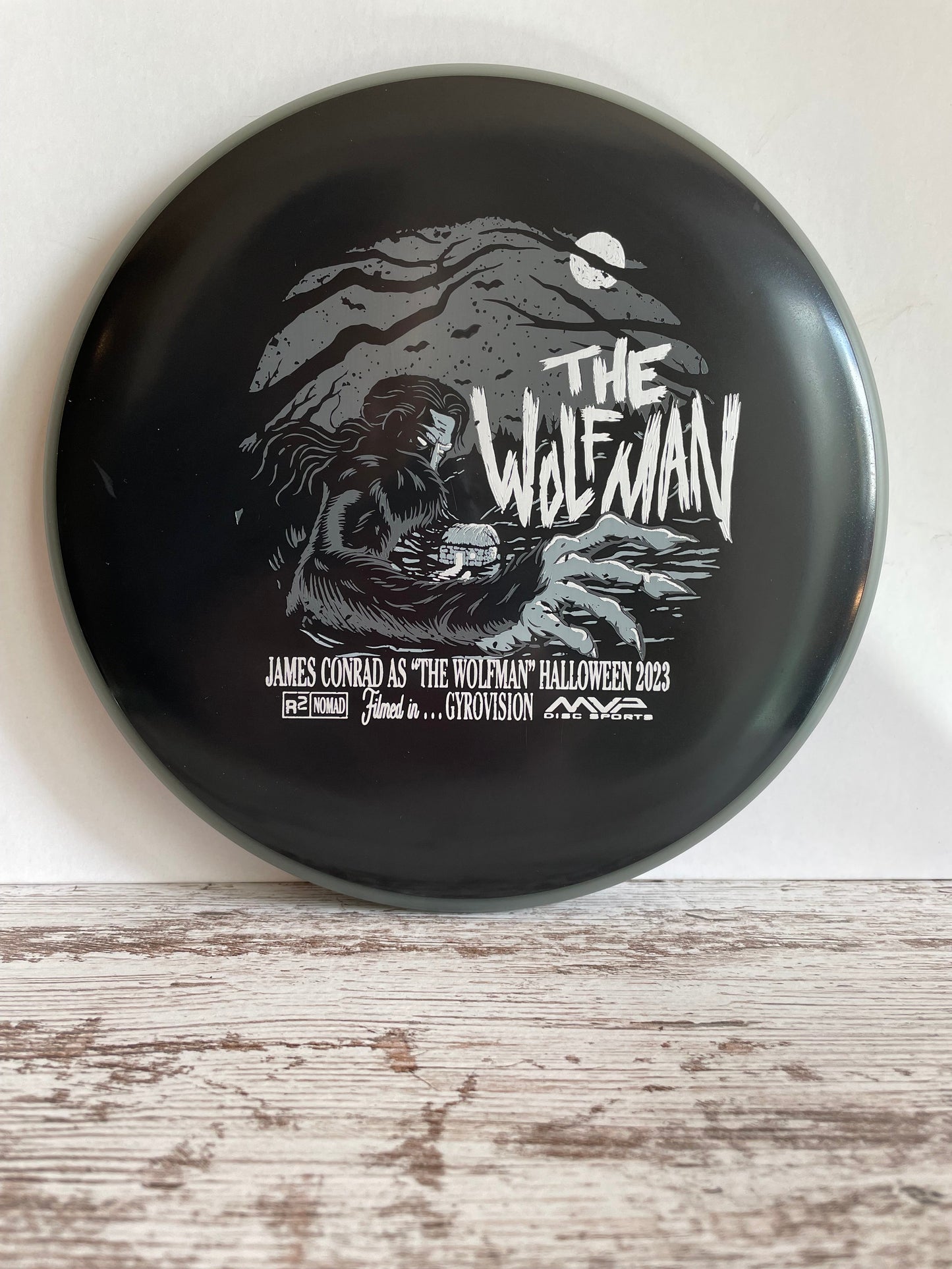 MVP Nomad R2 Neutron Eclipse Glow Black 174g The Wolfman Stamp Halloween Edition Putter