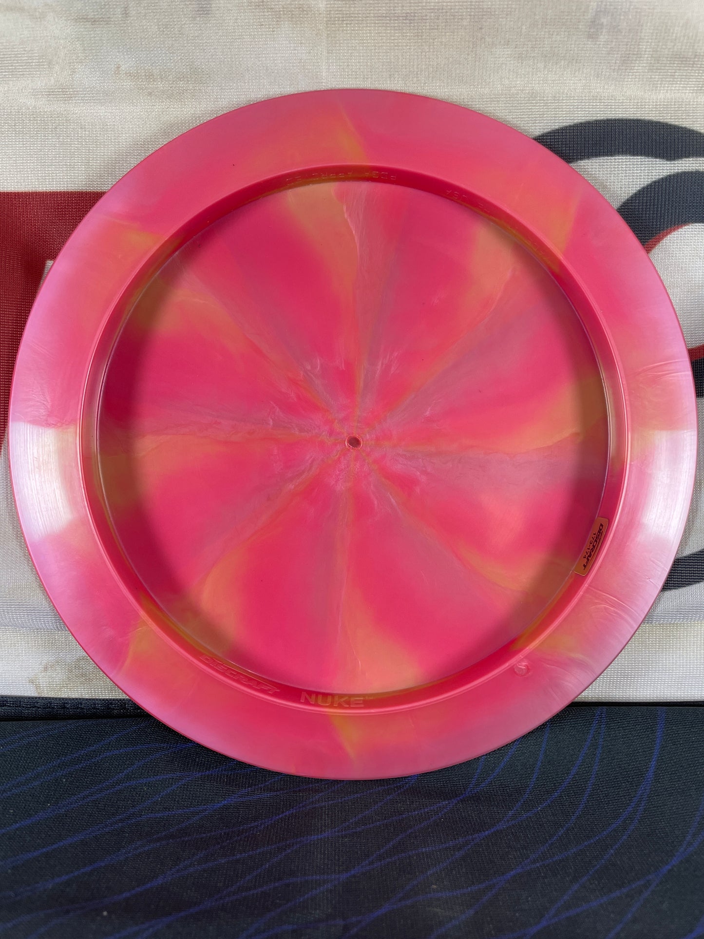 Discraft Nuke Titanium Pink 174g Distance Driver