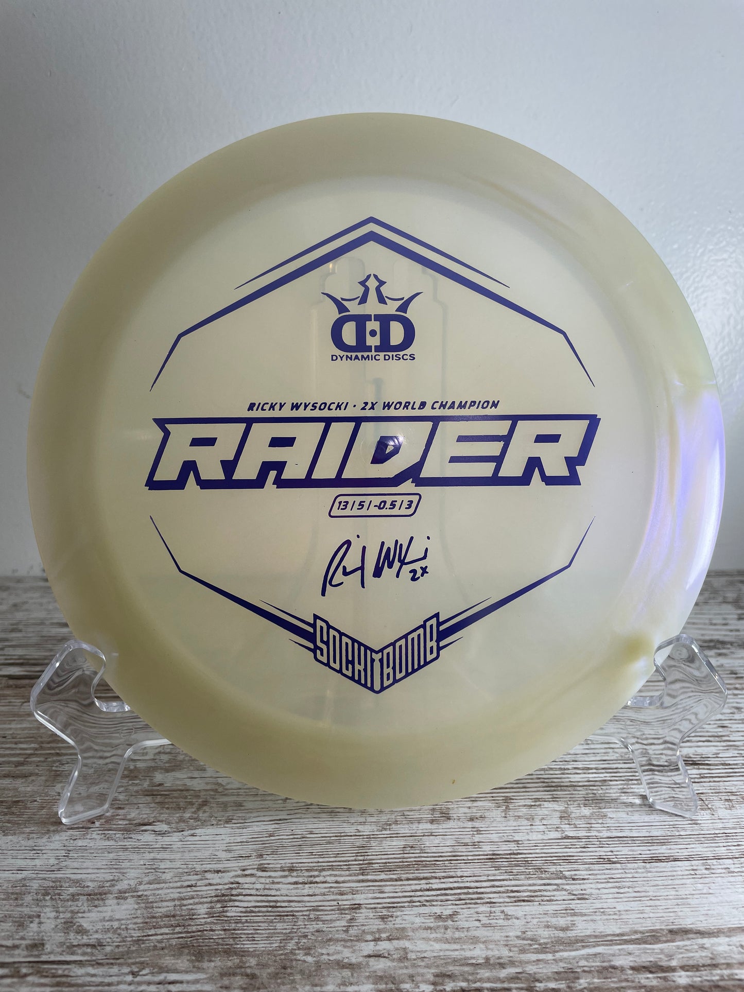 Dynamic Discs Raider Lucid-X Chameleon White 176g Wysocki 2x Sockibomb Distance Driver